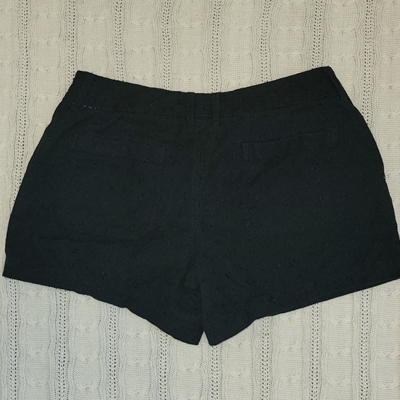 Old Navy Embroidered Shorts Size 12 - Picture 2 of 3